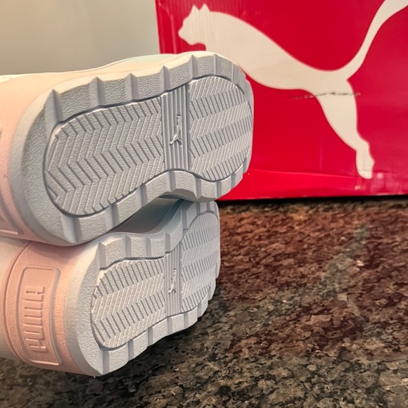 Puma Karmen Rebelle mid exotics White and Iridescent Platform Sneakers NWT 9 - Picture 10 of 15